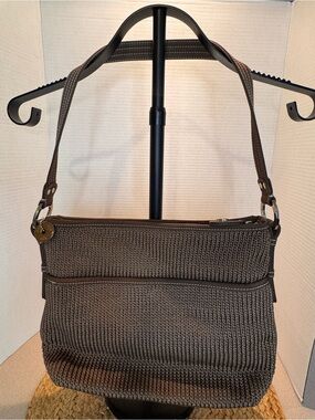 🧨SALE🧨

The Sak Brown Crochet Shoulder Bag Floral Lining Zip Pocket Boho Purse